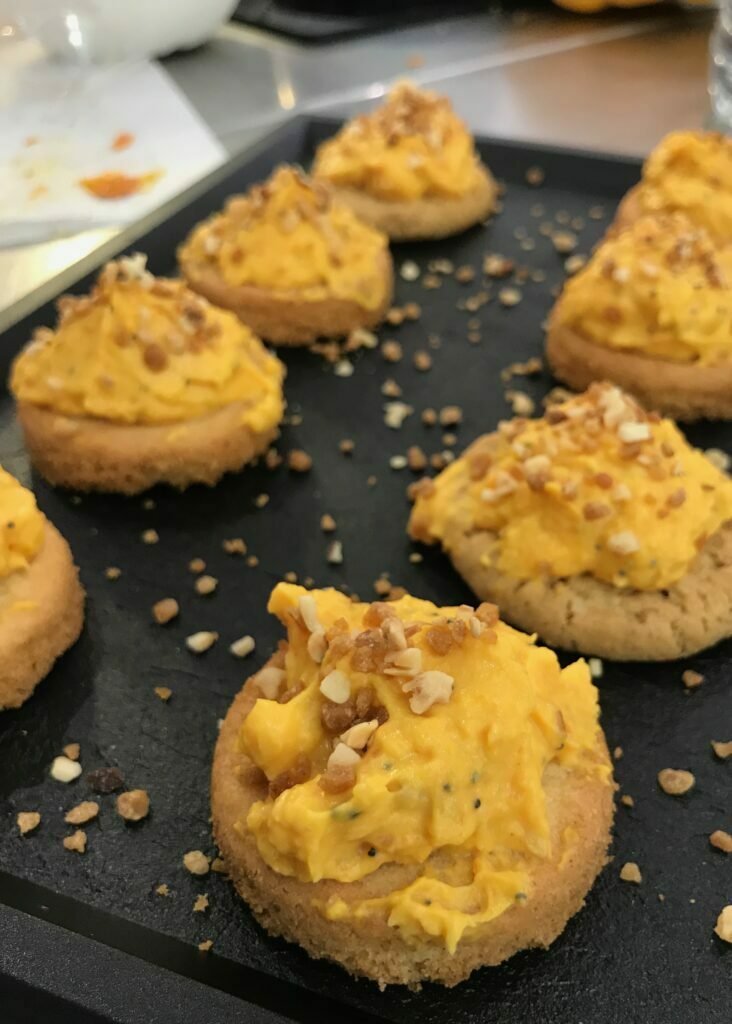 Biscuits dorés couronne sucre recette culinaire FlyinChef