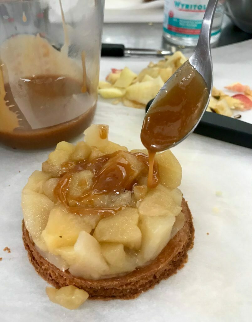Dessert tarte pommes caramel recette pâtisserie FlyinChef