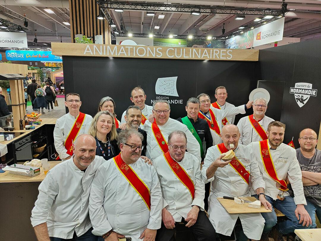 Chefs normands réunis sur l'espace animations culinaires du pavillon Normandie au Salon de l'Agriculture