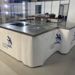 Module de cuisine mobile habillé aux couleurs du client pour un concours de cuisine