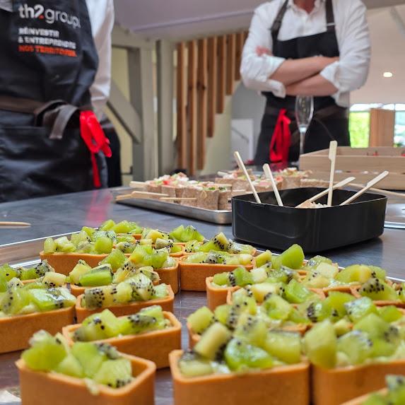 Team building culinaire pour les équipes de TH2 Groupe, ateliers salés et sucrés encadrés par la cheffe Manon de Flyin'Chef