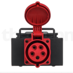 Prise CEE 32 A rouge du boîtier de distribution, capot de protection ouvert