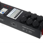 Boîtier de distribution électrique CEE 32 A avec prises 230 V et protections