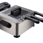 Friteuse électrique inox 4,5 L de trois quarts avec ses paniers
