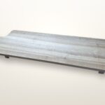 Planche de présentation en bois clair de 110 x 30 cm avec manche, en location