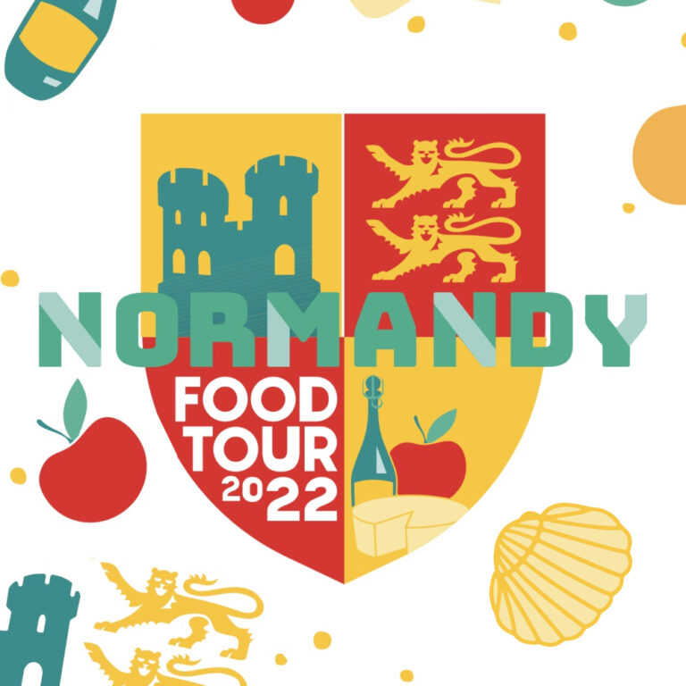 Visuel officiel du Normandy Food Tour 2022 : blason normand avec château, léopards, pomme, cidre et fromage